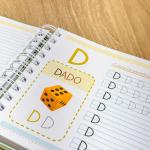 Caligrafia Escrevendo Letrinhas