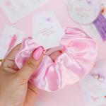 Xuxinha cetim com tag - 50 unidades